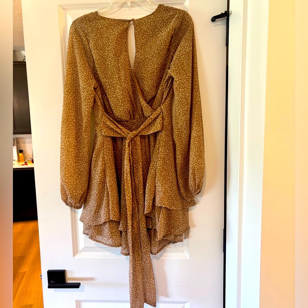 🤎 Japana Chic Brown Long Sleeve Romper – Wrap Front & Elegant Fit (Size L) - Picture 4 of 5